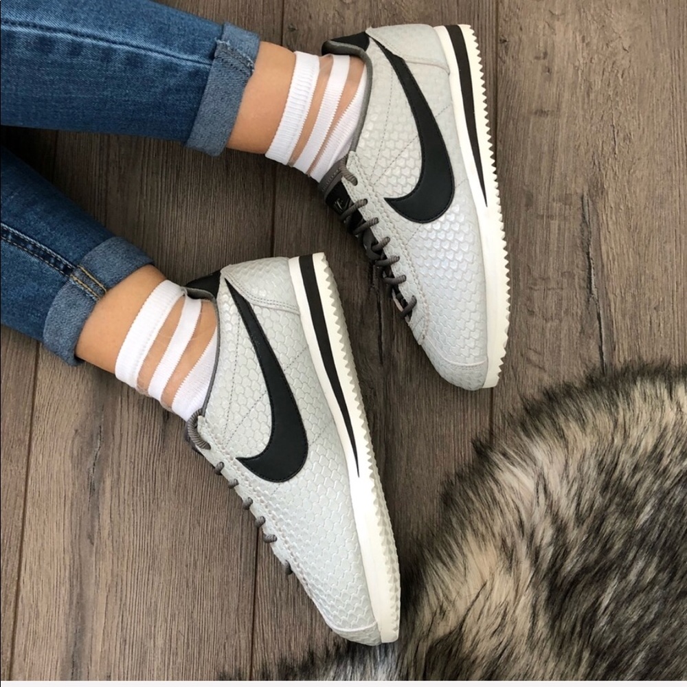 NWT Nike Cortez Classic Special edition - Picture 6 of 8